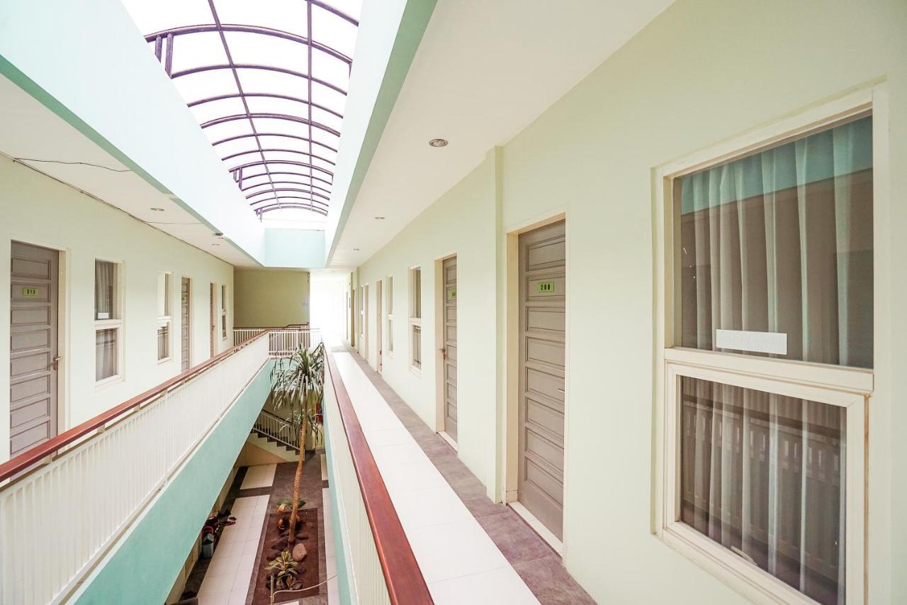 Ardhya Guesthouse Syariah By Ecommerceloka Sidoarjo Exterior foto
